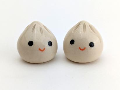 Cute handmade ceramic dumplings, set of 2. Happy soup dumplings. Foodie gift. Xiao long bao. Small-batch ceramics. Hand-painted pottery.