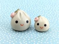 Cute handmade ceramic dumplings, set of 2. Happy soup dumplings. Foodie gift. Xiao long bao. Small-batch ceramics. Hand-painted pottery.