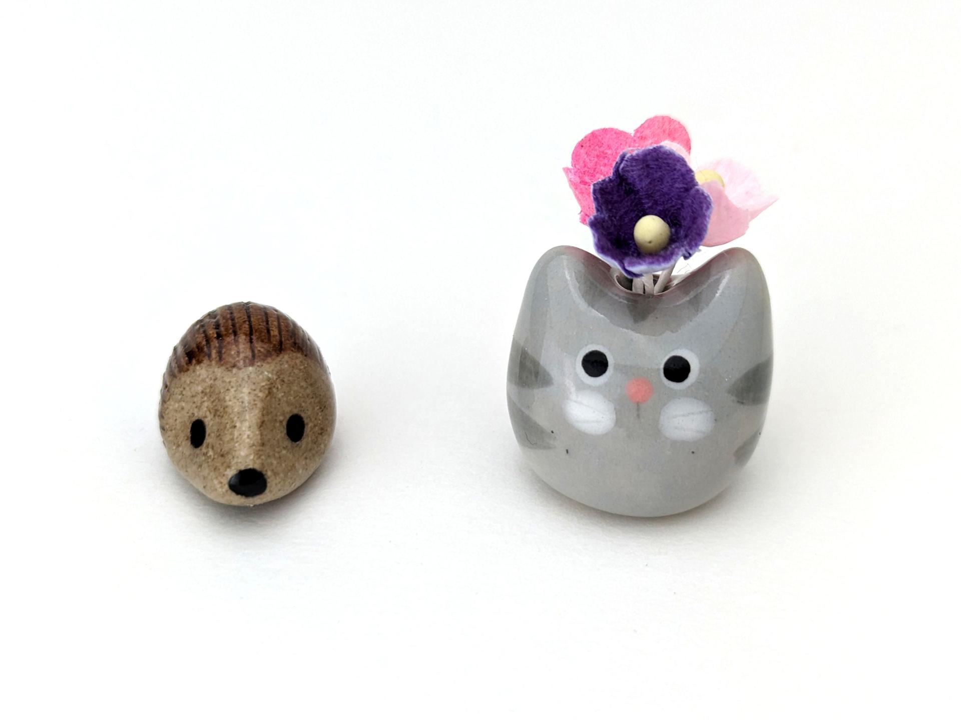 Cute handmade ceramic cat vase. Tiny kitty vase. Adorable cat figurine. Cat lover gift. Small-batch ceramics. Hand-painted pottery.