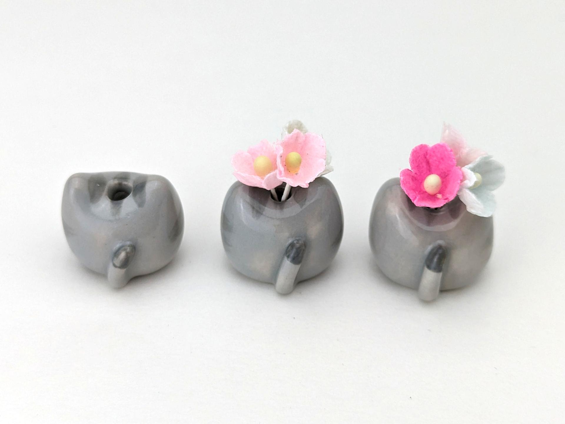 Cute handmade ceramic cat vase. Tiny kitty vase. Adorable cat figurine. Cat lover gift. Small-batch ceramics. Hand-painted pottery.
