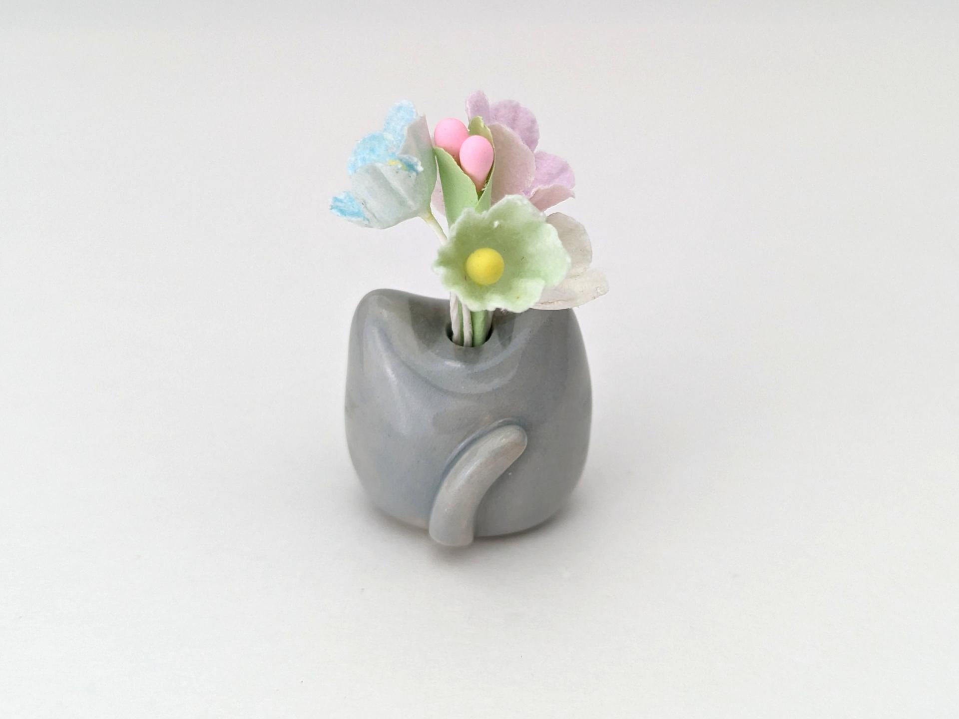 Cute handmade ceramic cat vase. Tiny kitty vase. Adorable cat figurine. Cat lover gift. Small-batch ceramics. Hand-painted pottery.