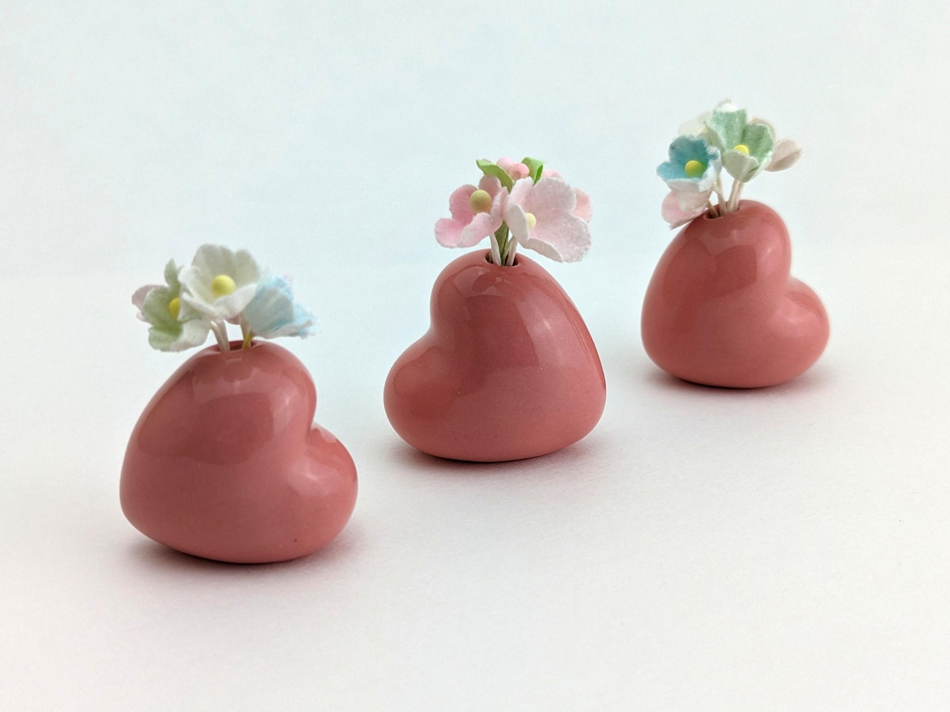 Adorable handmade ceramic heart vase. Best friend gift. BFF gift. Tiny pottery. Small-batch ceramics. Hand-painted pottery. Kawaii ceramics.