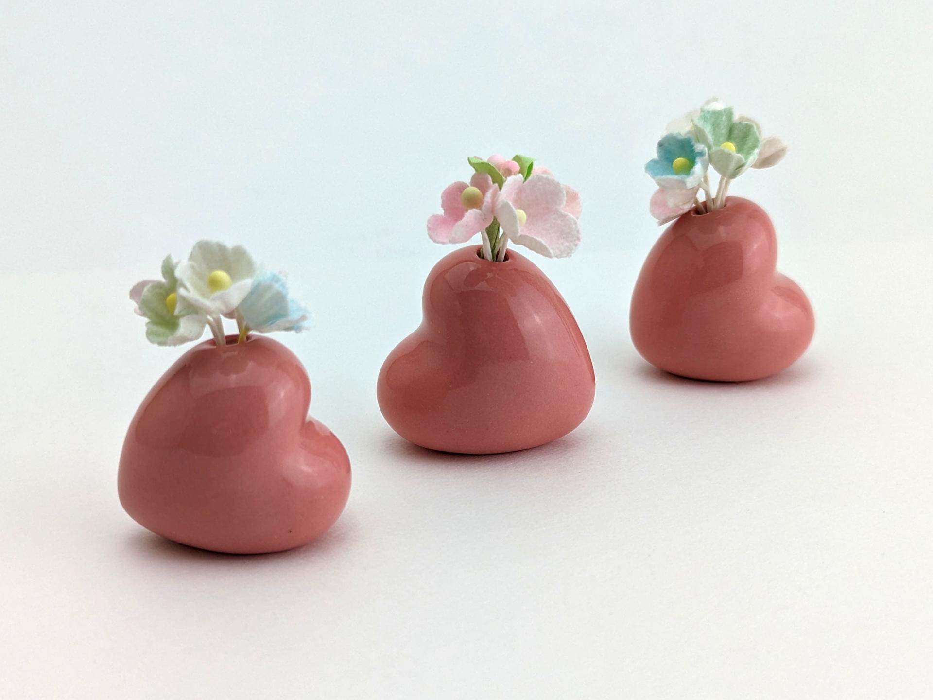 Adorable handmade ceramic heart vase. Tiny pottery vase. Love you gift. Small-batch ceramics. Hand-painted pottery. Kawaii ceramics.