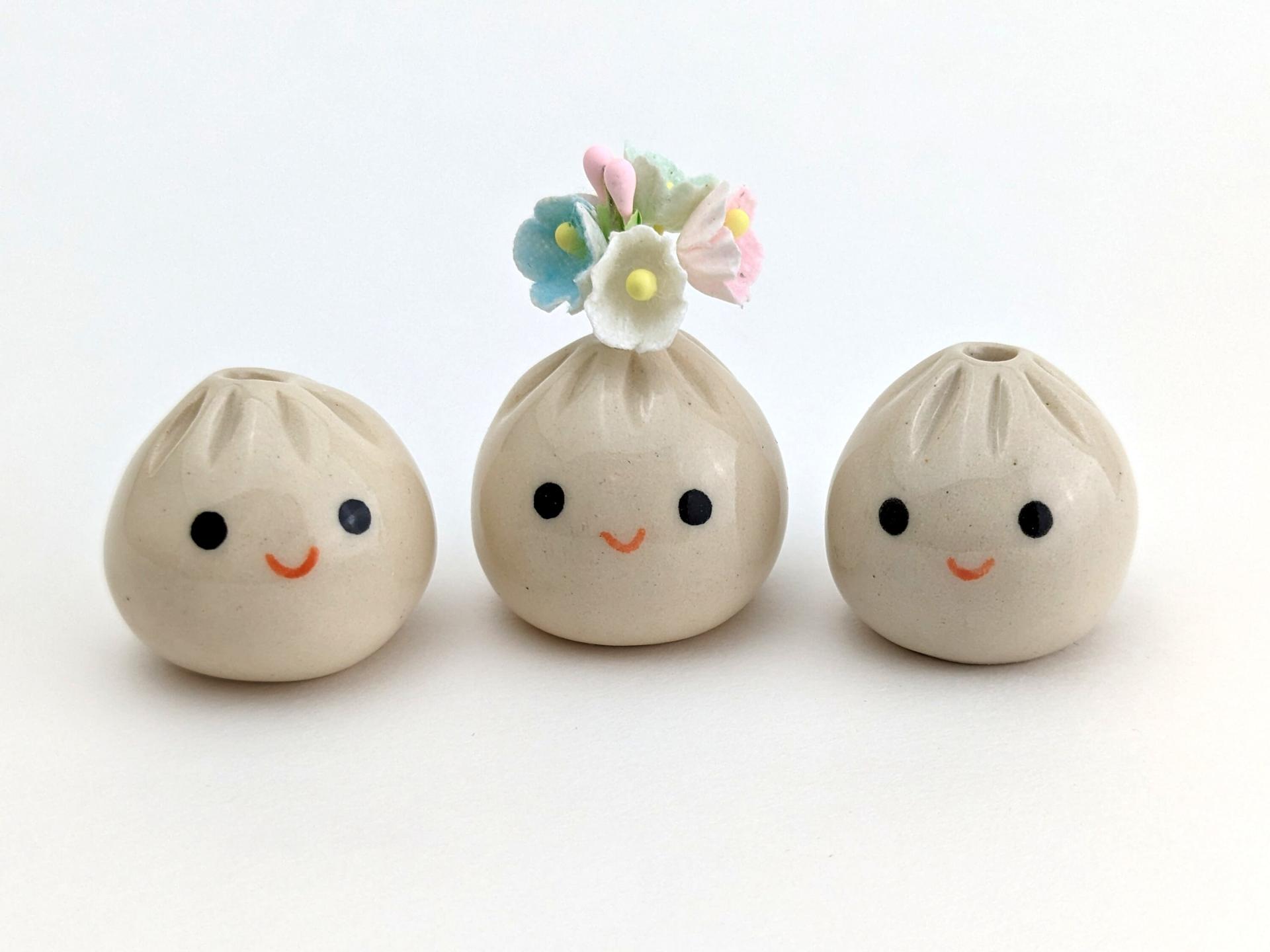 Cute handmade ceramic dumpling vase. Happy soup dumpling vase. Adorable gyoza. Xiao long bao. Small-batch ceramics. Hand-painted pottery.